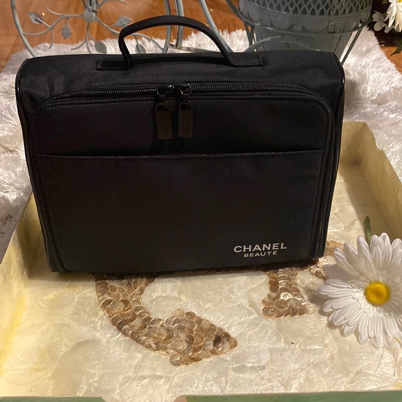 CHANEL BEAUTY MAKE-UP TRAVEL CASE BAG - ULTRA RARE. MAKEUP STORAGE CASE - Picture 1 of 16
